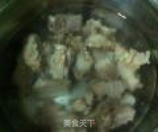排骨炖土豆胡萝卜的做法步骤：5