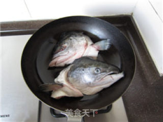 辣三文鱼头豆腐汤的做法步骤：7