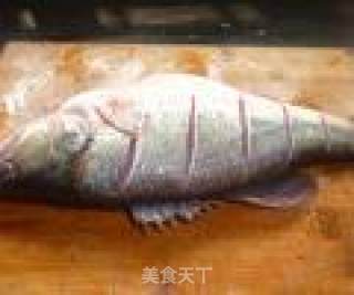 清蒸鲈鱼的做法步骤：2