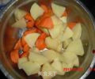 土豆粉条炖鸡的做法步骤：3