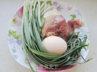 韭菜猪肉饼的做法步骤：1