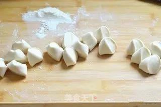 春天野菜香---荠菜水饺的做法步骤：12