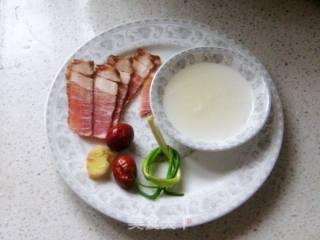 腊味花生炖猪蹄的做法步骤：2