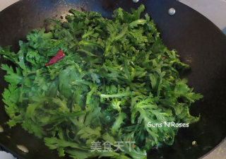素炒茼蒿的做法步骤：5