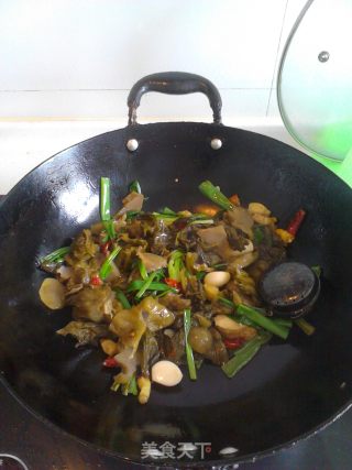 家庭版酸菜鱼（可以喝汤的哦）的做法步骤：5