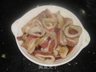 炸鱿鱼圈的做法步骤：3