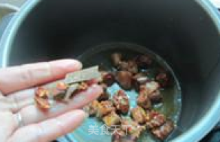 油豆腐烩鸭脖子的做法步骤：4
