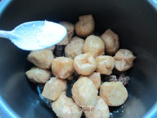 油豆腐烩鸭脖子的做法步骤：7