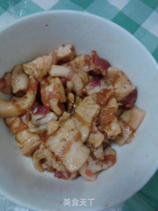 豆芽、白菜、豆皮炒肉的做法步骤：4