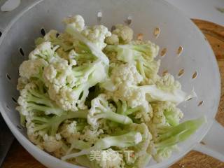 塔吉锅猪肉菜花的做法步骤：1