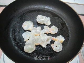 苹果炒虾仁的做法步骤：8