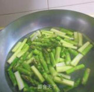 蟹棒扒芦笋的做法步骤：3