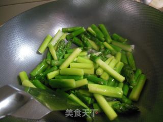 蟹棒扒芦笋的做法步骤：8