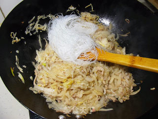 酸菜炒粉丝的做法步骤：12