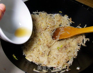 酸菜炒粉丝的做法步骤：13