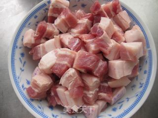 秘制红烧肉的做法步骤：1