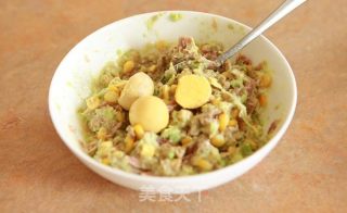 牛油果吞拿鱼鸡蛋盅的做法步骤：10