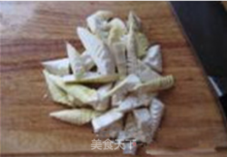 春笋煨土鸡的做法步骤：2