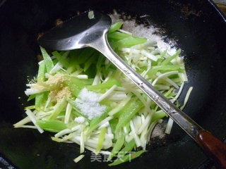 韭菜芽炒莴笋的做法步骤：8