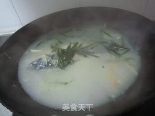 【海带豆腐鲫鱼汤】--孕妈咪36周菜谱的做法步骤：8