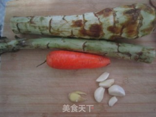 【胡萝卜丝炒莴笋】--孕妈咪16周菜谱的做法步骤：1