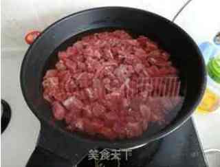 自制春游最佳小零食——咖喱牛肉干的做法步骤：2