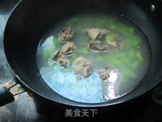 莴笋鸡汤的做法步骤：4