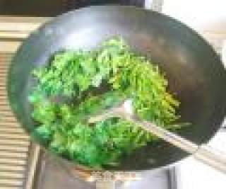 芹菜炒花生素肉的做法步骤：5