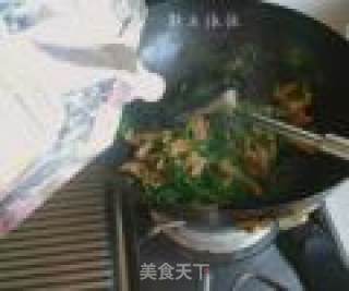 芹菜炒花生素肉的做法步骤：8