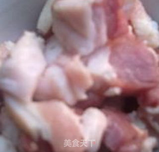 木耳肉片炒佛手的做法步骤：2