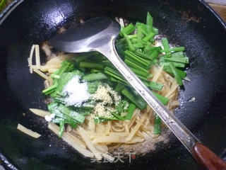 韭菜土豆丝的做法步骤：8