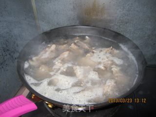 不用一滴油的糖醋排骨的做法步骤：2