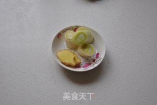 黄花菜煲排骨的做法步骤：4