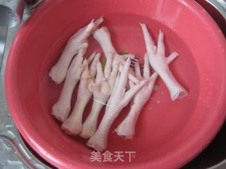 香辣酱鸡爪的做法