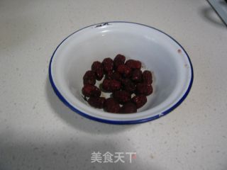 女人最需要的一份补血养颜汤--【红豆红枣仔排汤】的做法步骤：3