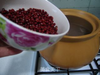女人最需要的一份补血养颜汤--【红豆红枣仔排汤】的做法步骤：7