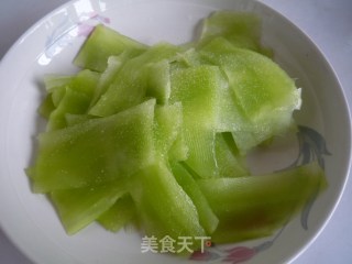 莴笋拌木耳的做法步骤：3