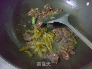 榨菜甜椒牛肉粒的做法步骤：6