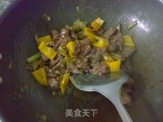 榨菜甜椒牛肉粒的做法步骤：8