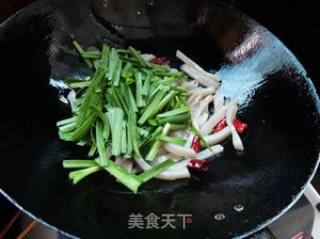 豉油韭菜炒魔芋的做法步骤：5