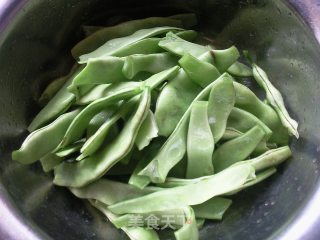 排骨压豆角的做法步骤：1