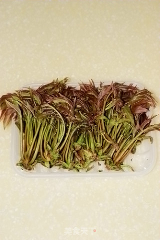 炸香椿鱼的做法步骤：1