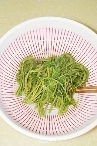 炸香椿鱼的做法步骤：5