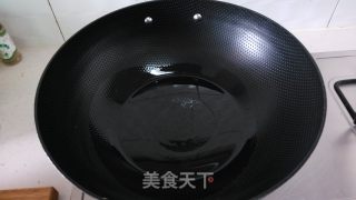 萝卜丝鲫鱼汤的做法步骤：2