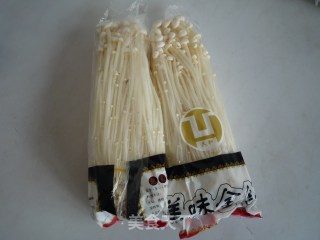 红油金针菇的做法步骤：1