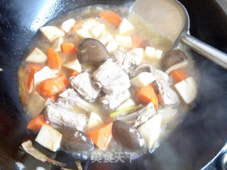让儿子食欲大增的一道菜---【杏鲍菇烧排骨】的做法步骤：5