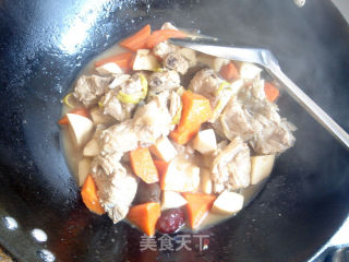 让儿子食欲大增的一道菜---【杏鲍菇烧排骨】的做法步骤：6