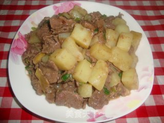 薯仔牛肉+蒜蓉腐乳炒通菜的做法步骤：6