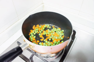 黄金蛋炒饭的做法步骤：4