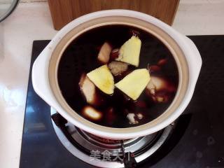 白芸豆炖猪尾巴的做法步骤：3